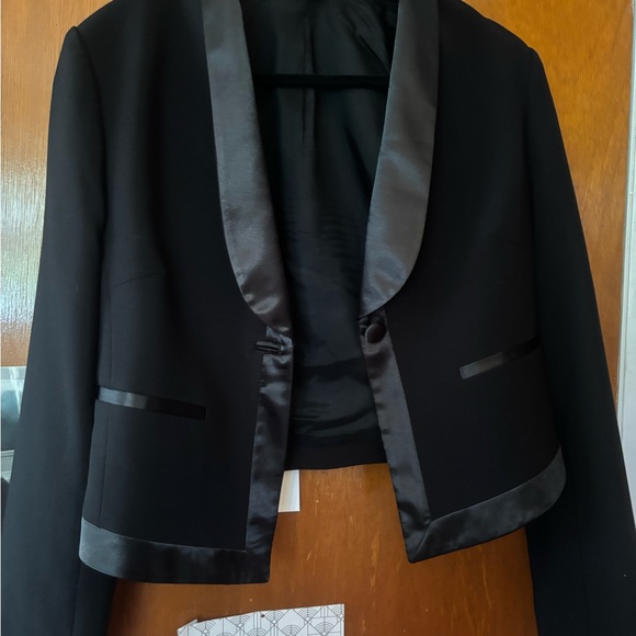 Alain Manoukian Black Tailored Blazer with Classic satin Lapels, size 8/40. - Picture 3 of 14